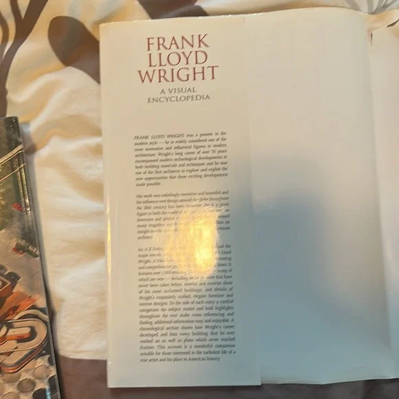 “Frank Lloyd Wright a visual encyclopedia” by Ian Thomson - Picture 7 of 8